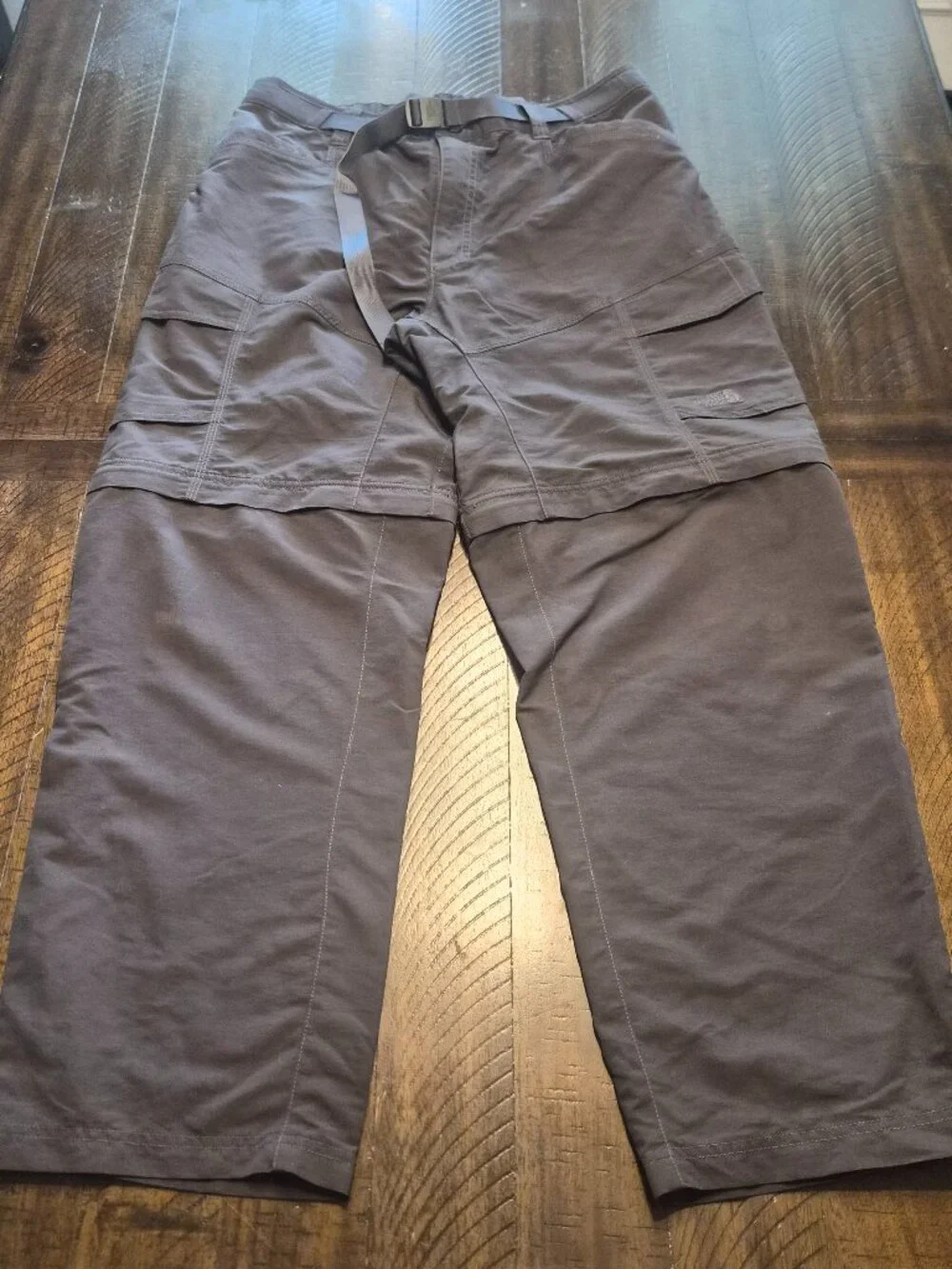 The North Face Cargo Pants Men XL Black Nylon Convertible Shorts Hiking G689